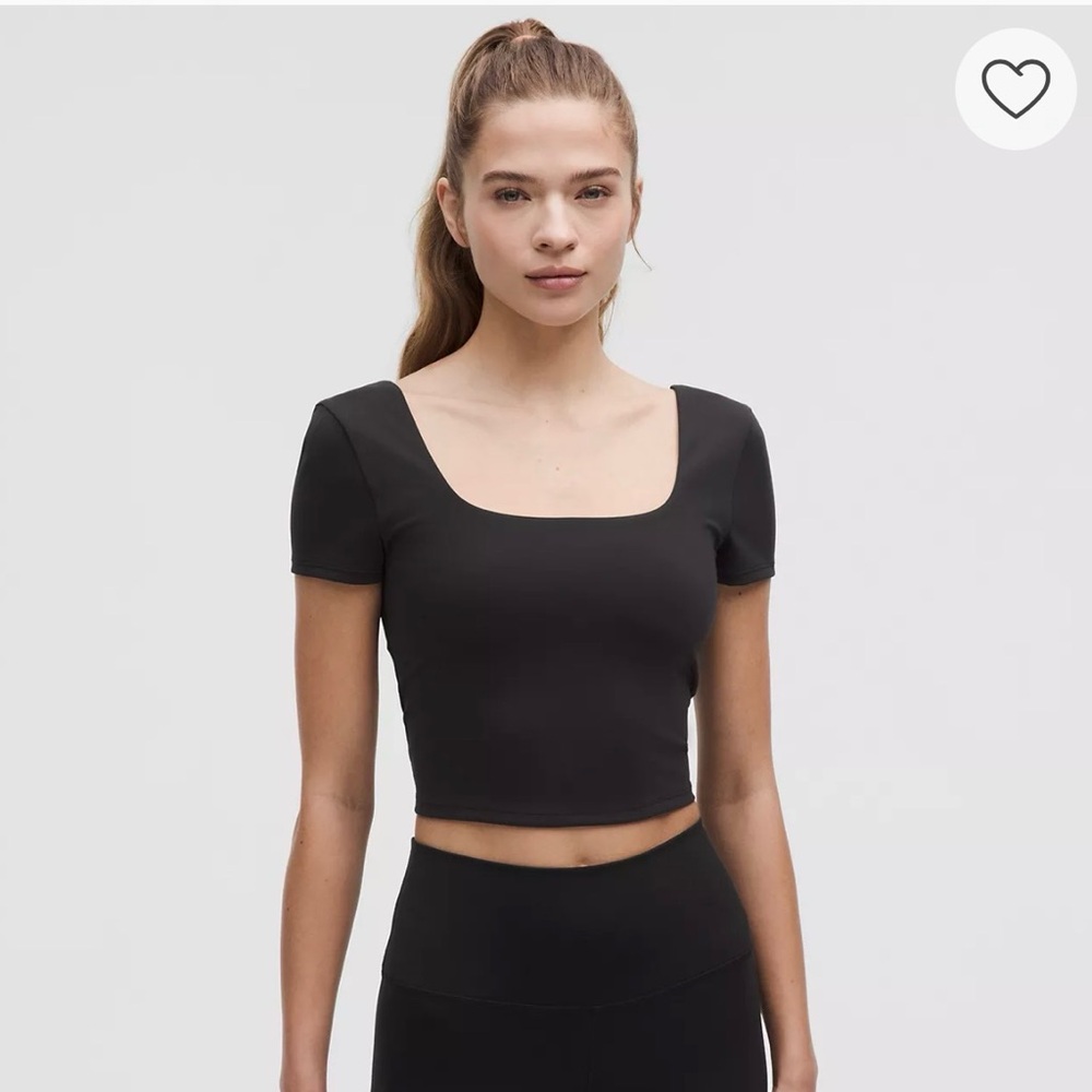 Lululemon Wunder Under SmoothCover Square neck top, size 4